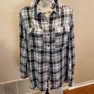 Vince camuto plaid top size xl
